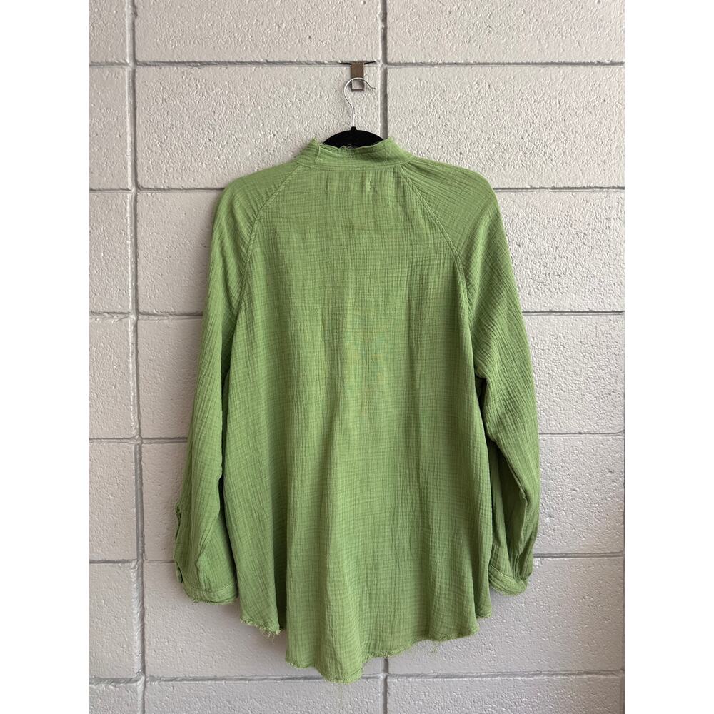 Free People Daydream Buttondown Shirt Size S in Guacamole - Picture 4 of 4